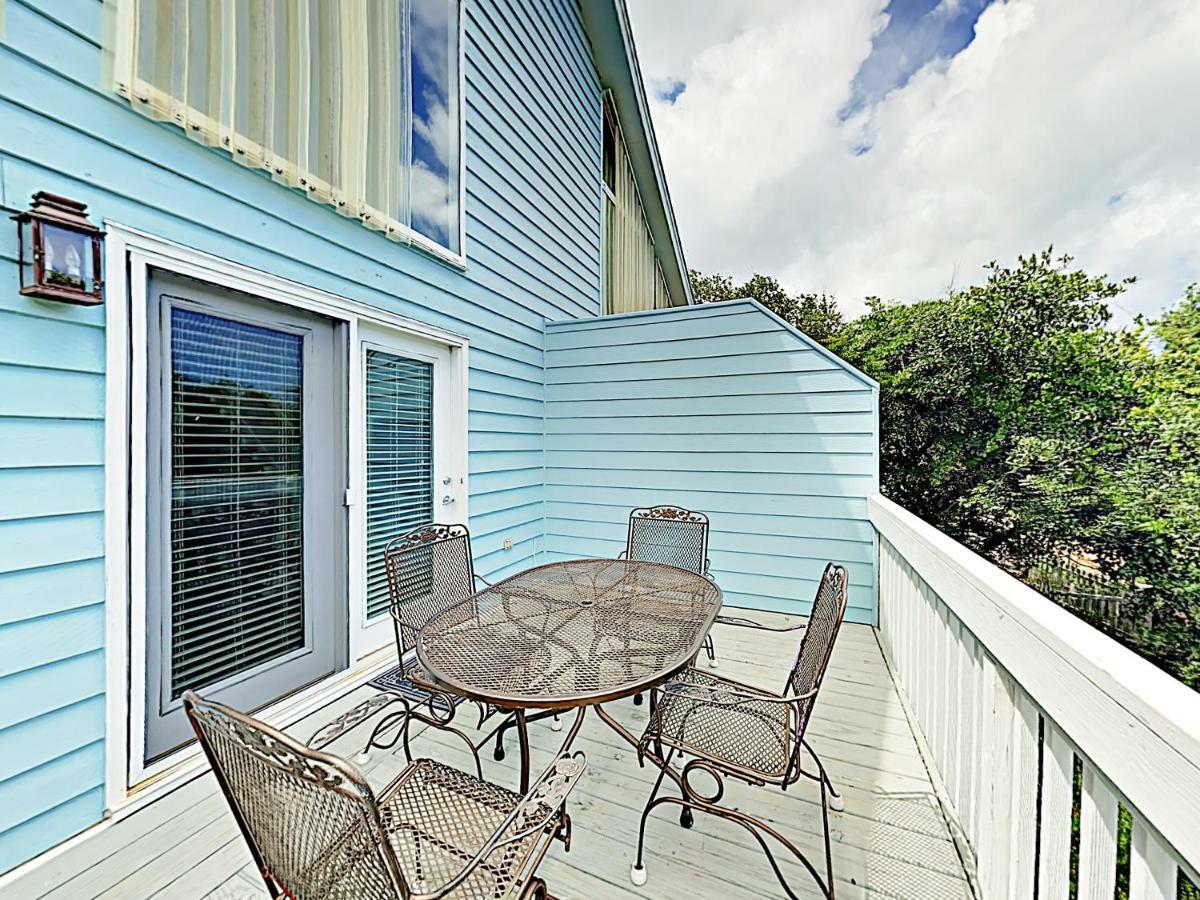 New Listing! Pelican Perch - Walk To Beach Home Kure Beach Exterior photo